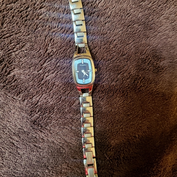 Fossil watch with light blue and silver face. Needs battery. - Picture 2 of 4